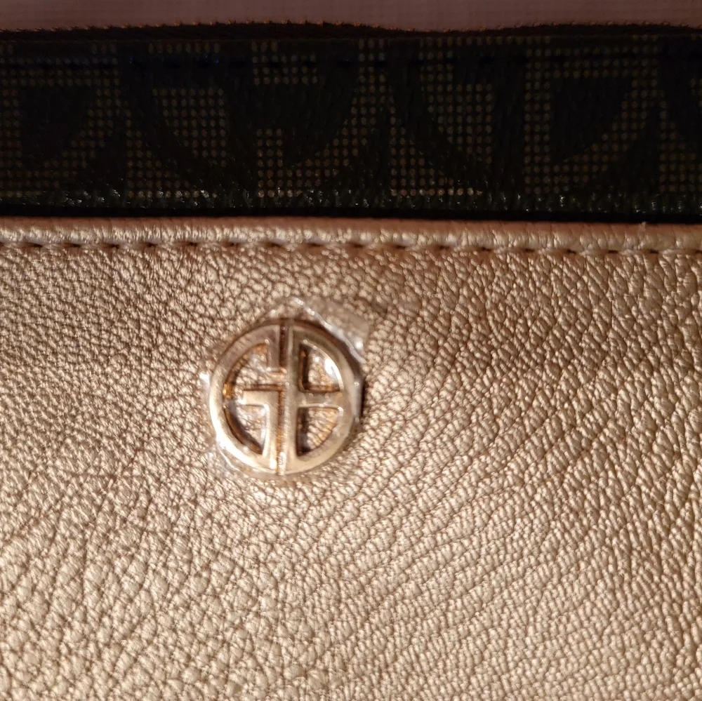 Giani Bernini Signature Logo Gold Brown Wristlet NWOT - Picture 5 of 9